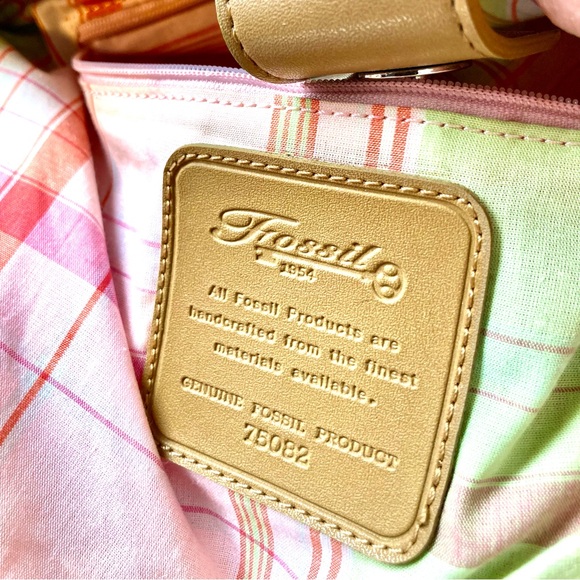 🌼Fossil vintage leather & woven straw shoulder bag w/key fob & pink plaid lining - Picture 3 of 9